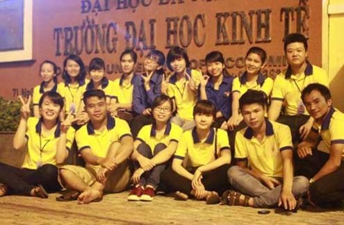 Tình nguyện viên tại Đà Nẵng dậy từ 3 giờ sáng đón sĩ tử