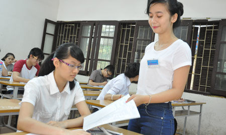 Thí sinh gặp tai nạn, mất hết giấy tờ buổi thi đầu