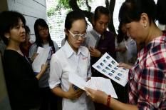 Hôm nay, thi sinh làm thủ tục dự thi cao đẳng