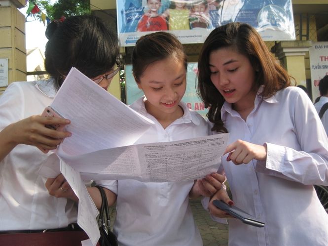 Hạ điểm chuẩn vào lớp 10 trường chuyên Hà Nội