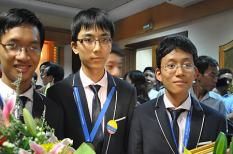 Cậu bé toán học lặp lại thành tích GS Ngô Bảo Châu