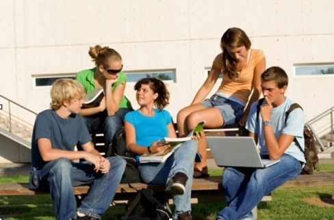 Triển lãm giới thiệu các trường phổ thông và cao đẳng Mỹ tháng 7/2014