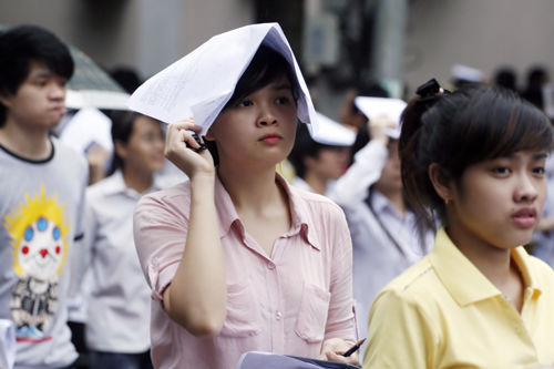 Chưa công khai điểm thi, nhiều trường đã tiết lộ điểm chuẩn