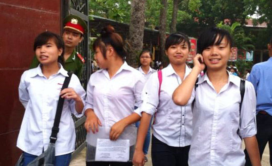 Dự kiến điểm chuẩn đại học: Tốp trên giảm, tốp giữa tăng