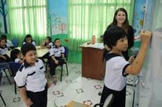 Dừng chương trình Cambridge: Trường và phụ huynh cùng khổ