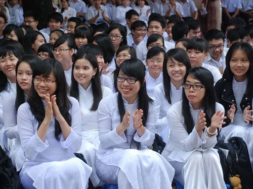 Học sinh xuất sắc được học cùng sinh viên