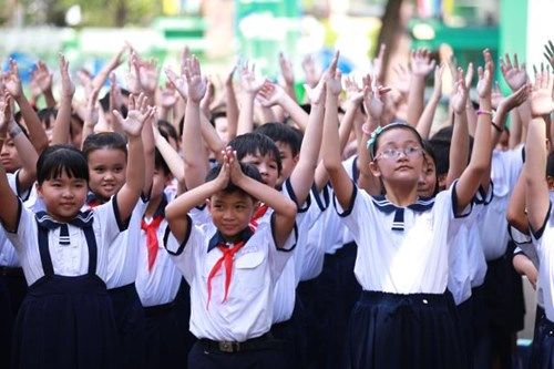 Chính thức không chấm điểm và bỏ lưu ban trong tiểu học
