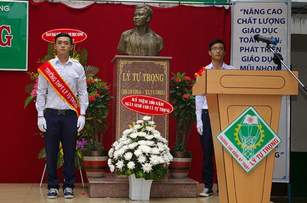 Đồng hành cùng Einstein