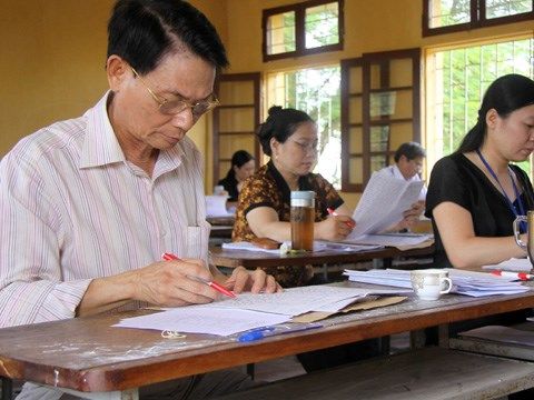 Phải chấm cả triệu bài thi văn!
