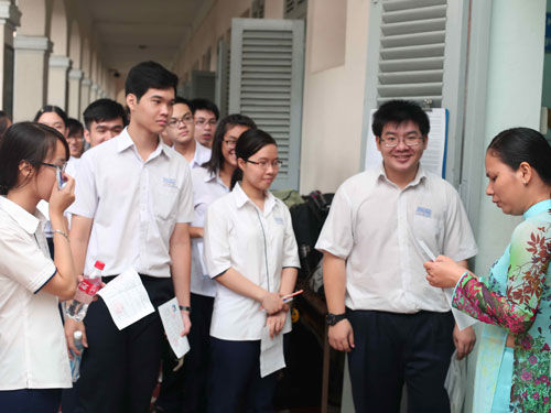 Một kỳ thi quốc gia: Nên để thí sinh thi ở địa phương