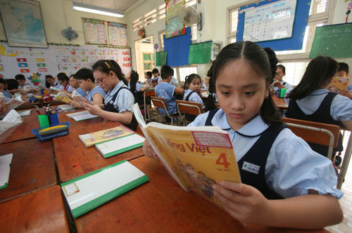 Gần 800 tỷ đồng đổi mới chương trình, sách giáo khoa