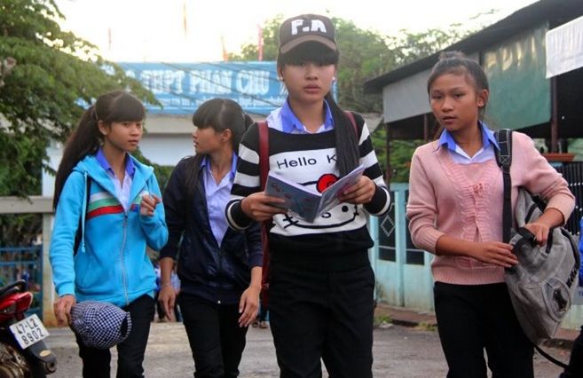 Tiền dạy thêm đi đâu?