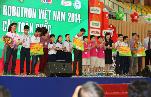 Trường Nguyễn Tất Thành giành giải nhất Robothon toàn quốc