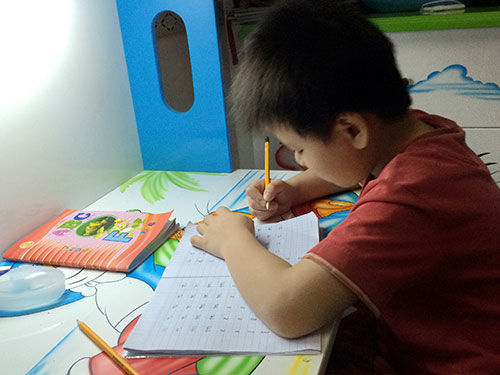 Cấm giao bài tập về nhà: Khó thực thi tuyệt đối