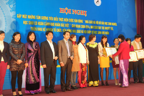 Những người thầy không chỉ dạy chữ