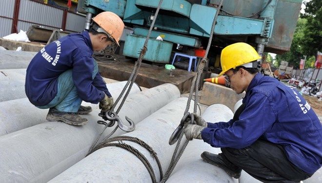 Cất bằng đại học làm công nhân