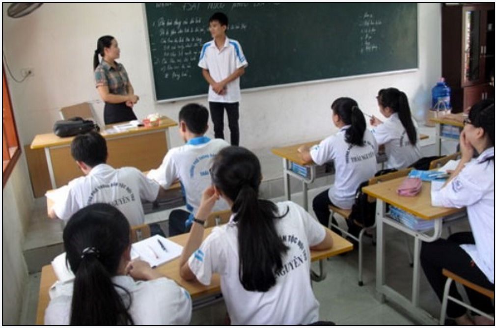 Thứ trưởng Bộ GD-ĐT: Học sinh càng học càng mất tự tin