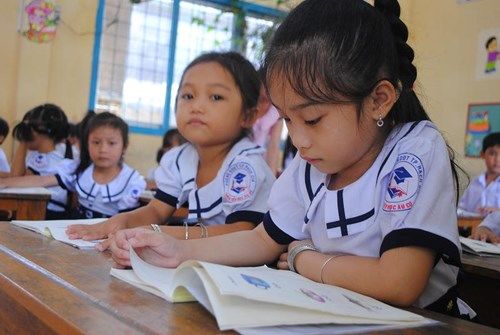 Bỏ chấm điểm, học sinh tiểu học bình chọn các bạn được khen thưởng