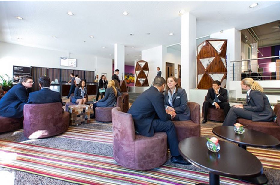 Du học chuyên ngành quản lý nhà hàng khách sạn tại Thuỵ Sĩ