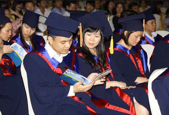 Mòn mỏi chờ bằng tốt nghiệp