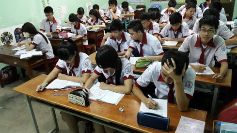 Thi cụm tại tỉnh: gánh nặng cho học sinh nghèo