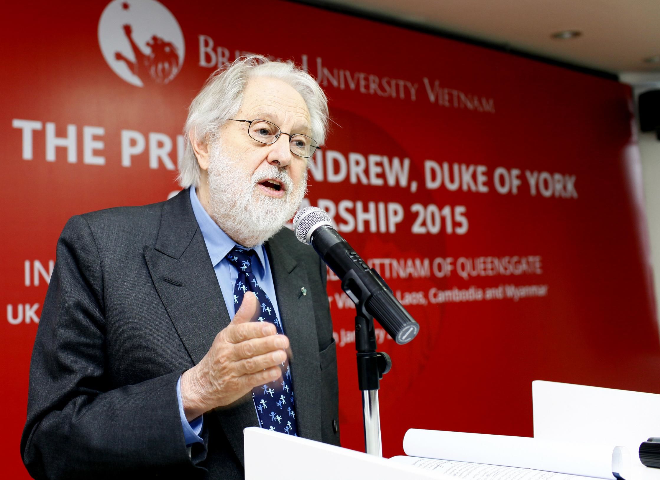 Khởi động chương trình học bổng Hoàng tử Andrew 2015