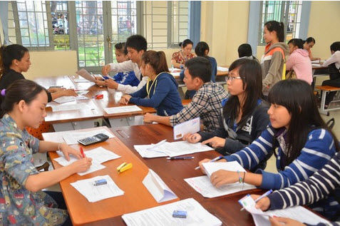 Rút - nộp hồ sơ: Khó khăn cho thí sinh ở xa