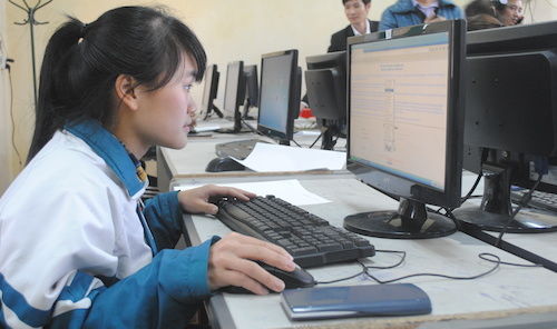 Học sinh Thái Nguyên thi thử vào đại học