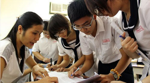 Thí sinh Hà Nội và 5 tỉnh chính thức thi tại 8 cụm trên toàn thành phố