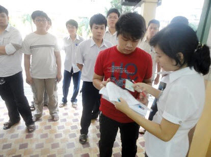 Tuyển sinh ĐH-CĐ 2015: Trường ĐH ngoài công lập "tấp nập" xét tuyển