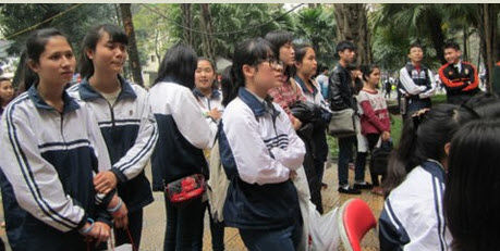 Kỳ thi THPT quốc gia: Không nên lạm dụng sách tham khảo