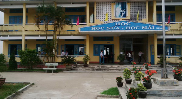 Thừa Thiên - Huế: Báo động trình trạng học sinh bỏ học sang Lào sau Tết