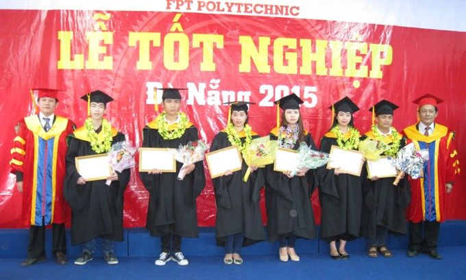 Trường CĐ Thực hành FPT Polytechnic Đà Nẵng: Trao bằng tốt nghiệp cho sinh viên đợt 1 năm 2015