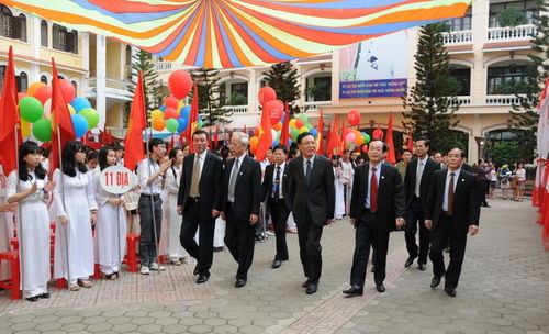 Bộ trưởng Phạm Vũ Luận dự kỷ niệm 95 năm thành lậpTrường THPT chuyên Lê Hồng Phong  
