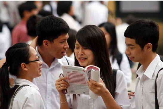 Học sinh, thầy giáo "thở phào" khi có đề thi minh họa thi THPT quốc gia