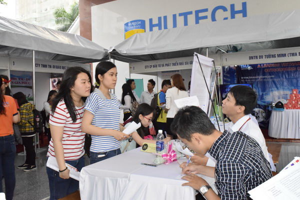 Gần 1.000 vị trí tuyển dụng tại ngày hội việc làm của trường HUTECH