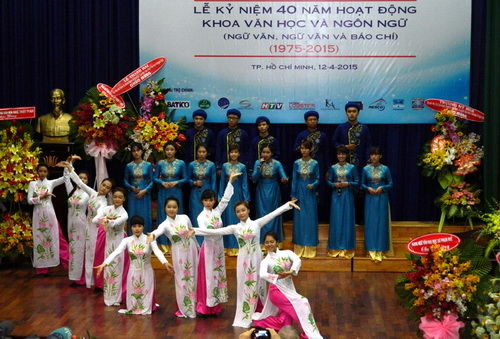 Khoa có nhiều đóng góp cho đời sống văn hóa, giáo dục