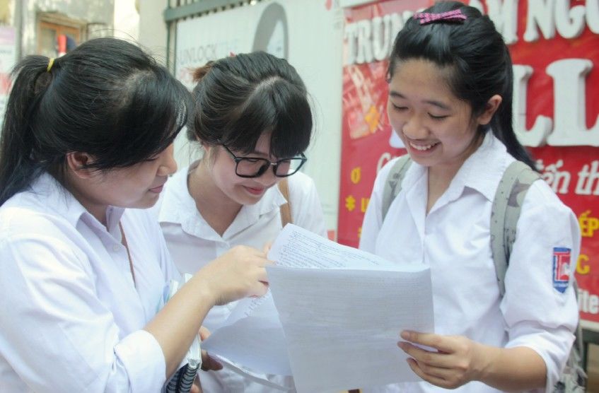 Tiếp cận đề thi minh họa, thí sinh bớt lo lắng 