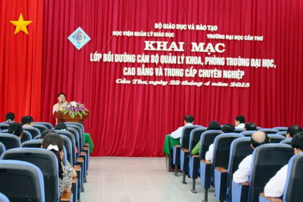 Bồi dưỡng cán bộ quản lý khoa, phòng trường ĐH, CĐ và TCCN