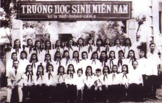 Trường học miền Nam trên đất Bắc 