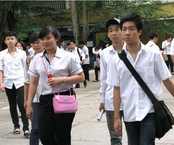 Chỉ 63% học sinh đăng ký thi THPT vào được trường công lập