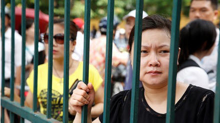 Thi tuyển vào lớp 10: Nặng trĩu nỗi lo trượt trường công