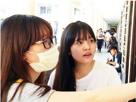 Đà Nẵng: Phụ huynh lo lắng nắng nóng sẽ ảnh hưởng đến thí sinh