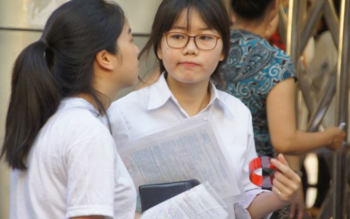 Hơn 300 thí sinh bị đình chỉ trong ngày thi thứ 2