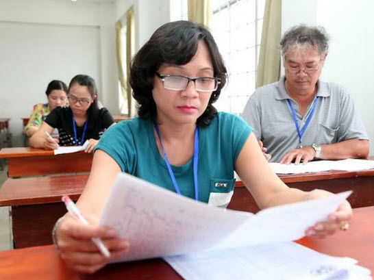 Xét tuyển vào đại học: Giảm rủi ro điểm cao mà không trúng tuyển