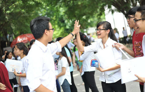 Sau 2 ngày chấm thi THPT quốc gia 2015: Ít điểm tối đa, nhiều điểm trung bình