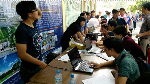 3 ngày đầu xét tuyển ĐH: Hồ sơ nhiều, điểm thi cao