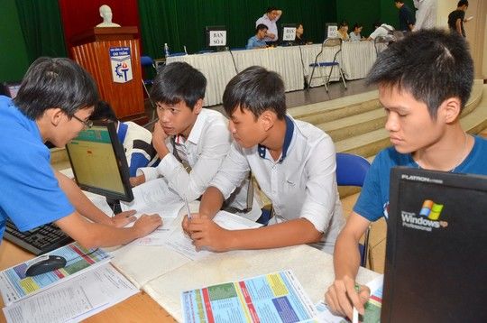 Trường cao đẳng ngóng thí sinh