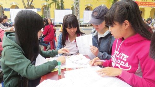 Xét tuyển ĐH, CĐ 2015: Thí sinh tăng tốc nộp hồ sơ
