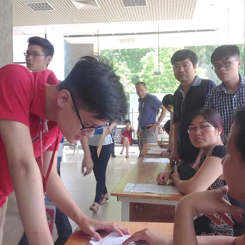 Thí sinh sốt ruột "canh"danh sách điểm